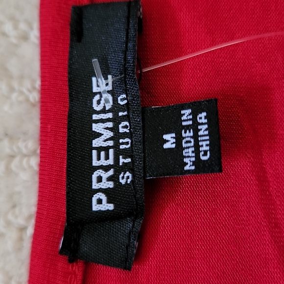 Super Soft Red V-neck 3/4 Sleeve - Picture 4 of 6